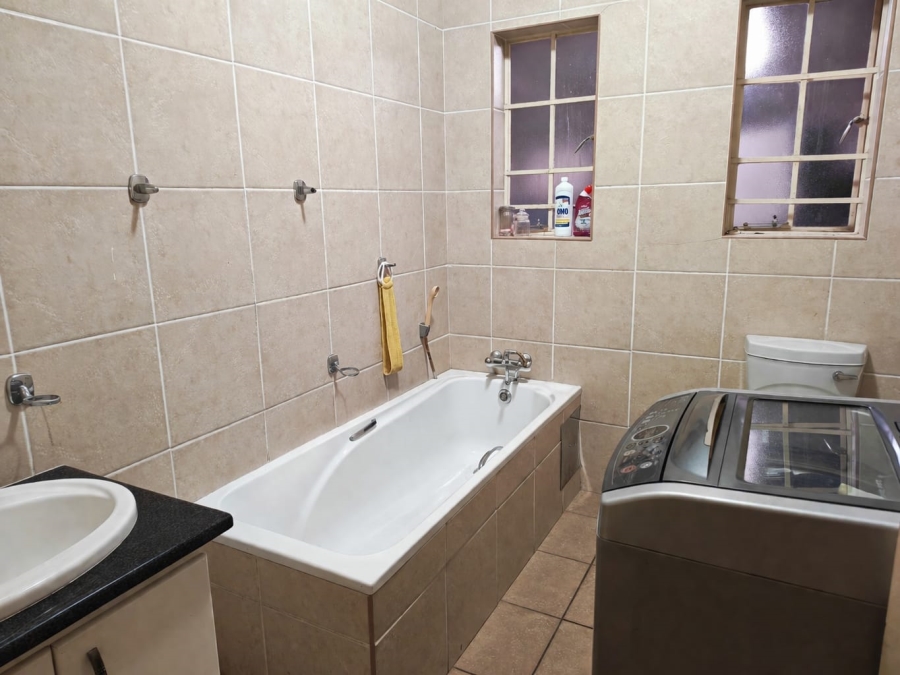 3 Bedroom Property for Sale in Protea Park North West